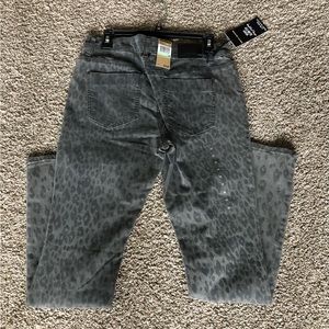 NWT DKNY LEOPARD PRINT JEANS LOW RISE SLIM FIT SIZE 8